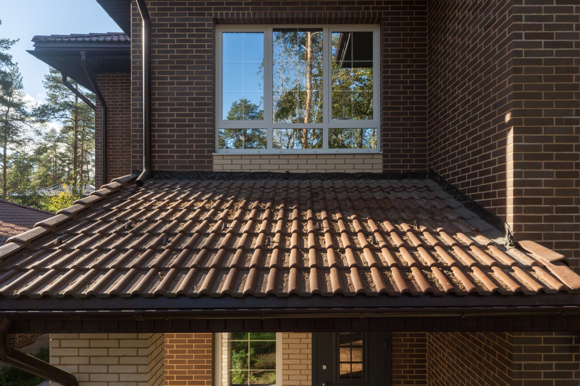 Цементно-песчаная черепица BRAAS Франкфурт, коричневая