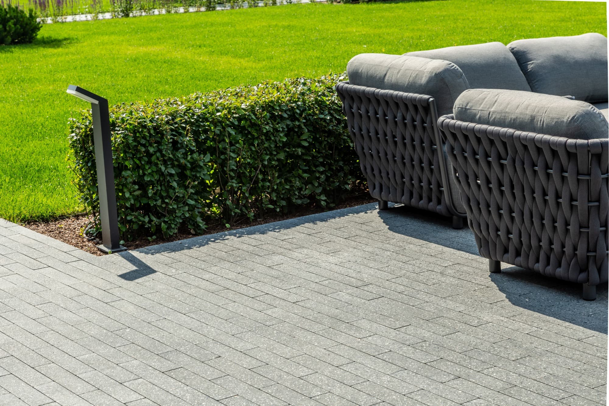 Плитка тротуарная Готика Granite FINERRO, Ригель Б.3.П.8, Ильменит 360*80*80 мм