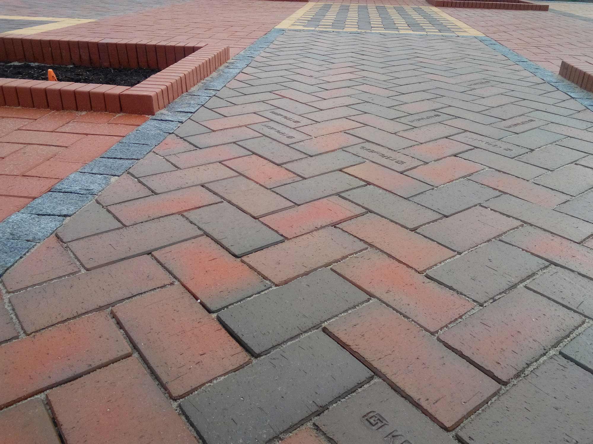 Тротуарная клинкерная брусчатка Керамейя БрукКерам Магма Диабаз, 200*100*45 мм