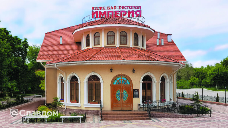 Ресторан "Империя" с применением цементно-песчаной черепицы Braas Франкфуртская красного цвета