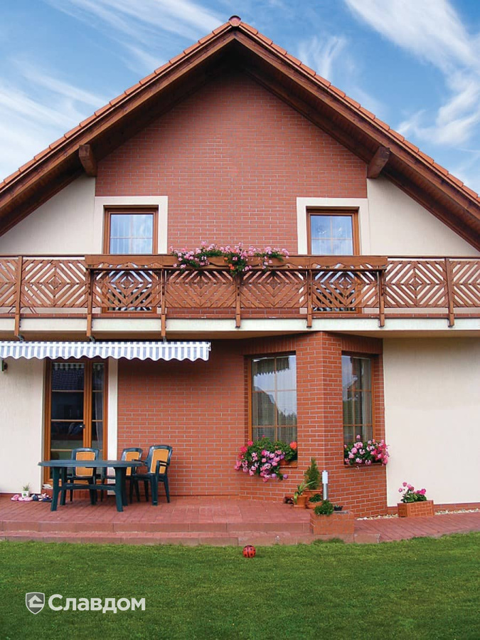 Частный дом с облицовкой фасадной клинкерной плиткой King Klinker Dream House 01 Ruby red