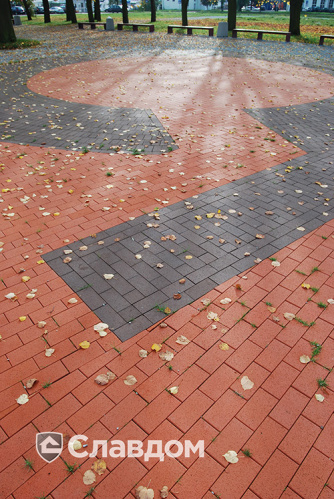 Площадь с применением брусчатки Penter Baltic Klinker Pavers Classic и Braun
