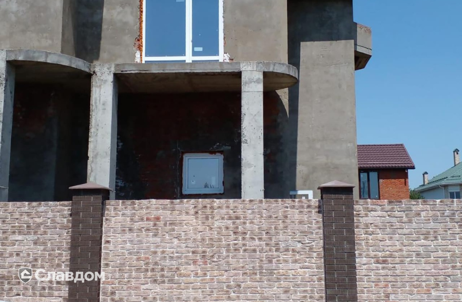 Забор с использованием кирпича RIGHTBRICK Виллем