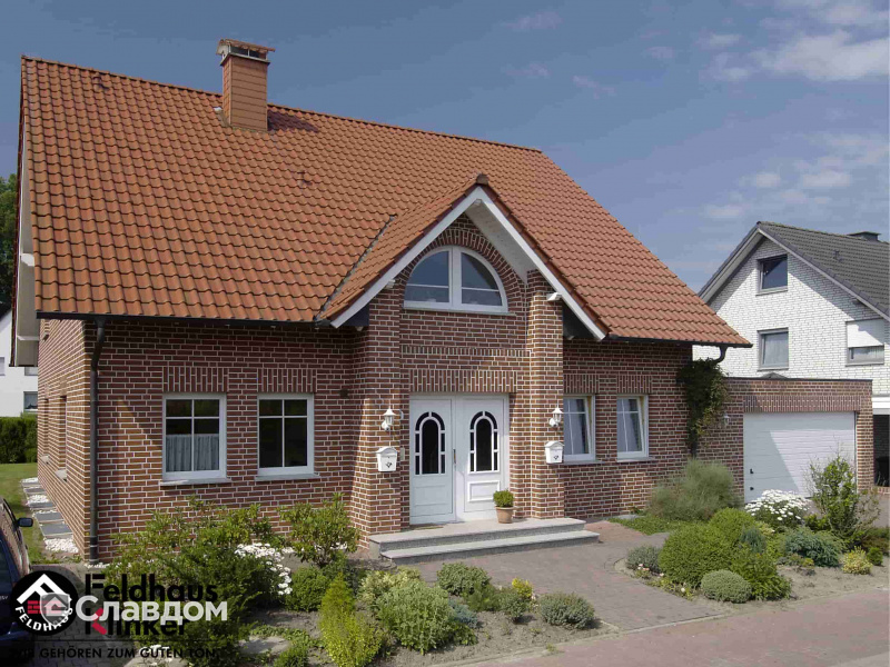 Загородный дом с облицовкой кирпичом Feldhaus Klinker 400 carmesi liso
