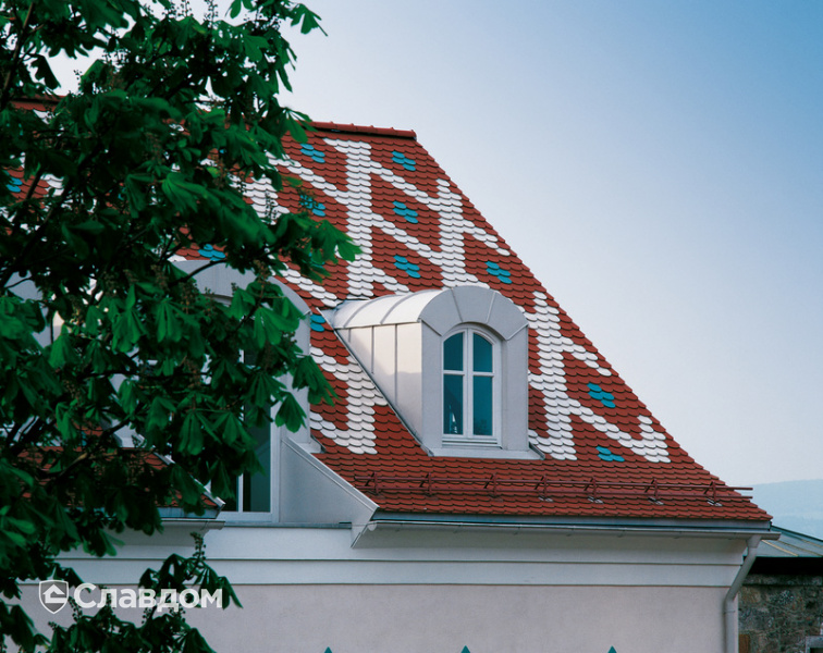 Крыша с узором из черепицы Creaton Biber Klassik Rot Glasiert