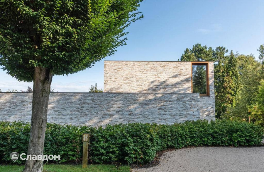 Вилла архитектора в Бельгии с облицовкой кирпичом ENGELS Camarque Carrara