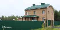 Частный дом с облицовкой кирпичом КС-Керамик 1НФ Камелот микс гладкий