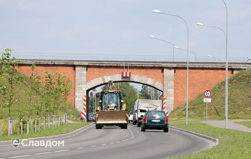 Железнодорожный мост с применением облицовочного кирпича Lode Asais Janka 11.103700L