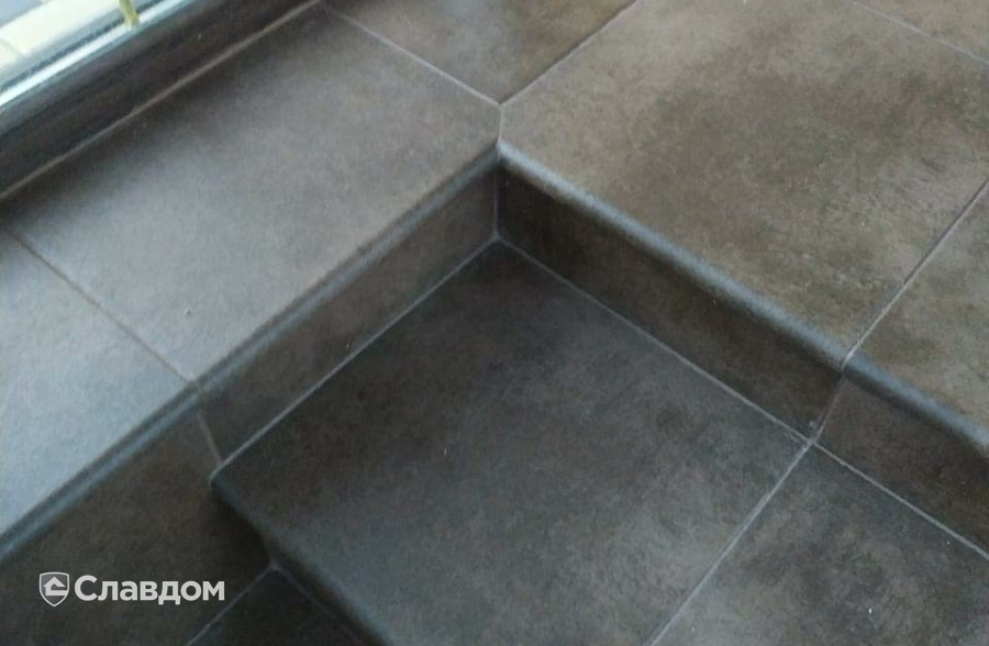 Отделка крыльца клинкерными ступенями и плиткой Westerwaelder Klinker ATRIUM Mocca