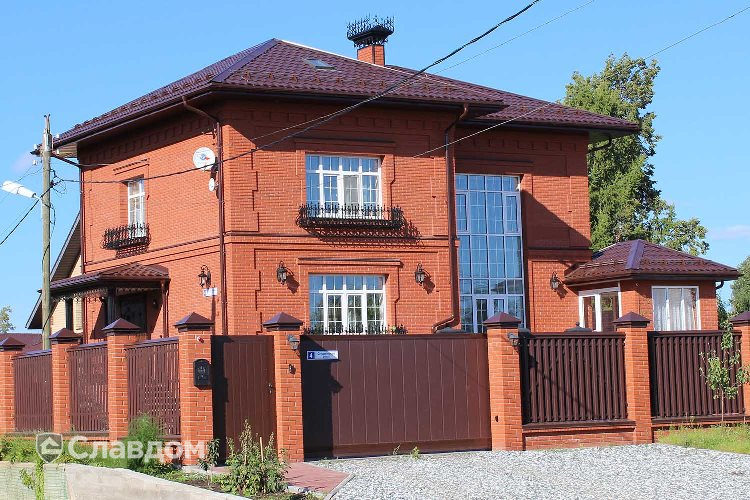 Частный дом с облицовкой кирпичом КС-Керамик 1НФ Красный гладкий