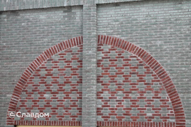 Реконструкция сторожевой башни в Новом Бергене с облицовкой кирпичом Terca Redstone