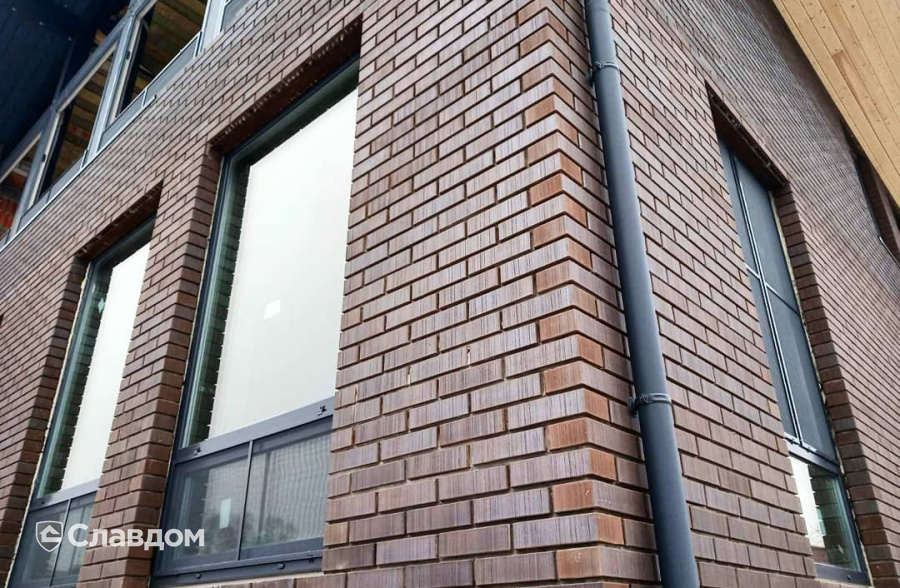 Частный дом из кирпича Керма Brown diamonds