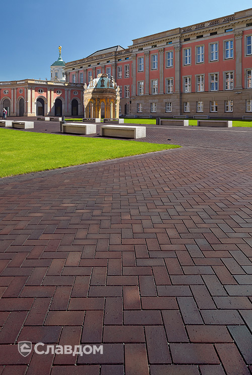 Площадь с применением клинкерной брусчатки Penter Potsdam
