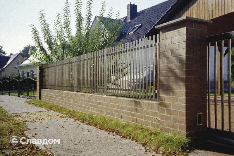 Забор с облицовкой кирпичом Terca Lausitz