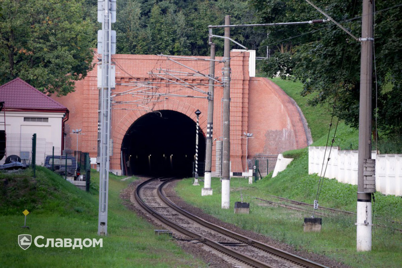 Железнодорожный тунель с применением облицовочного кирпича Lode Janka 11.101100L