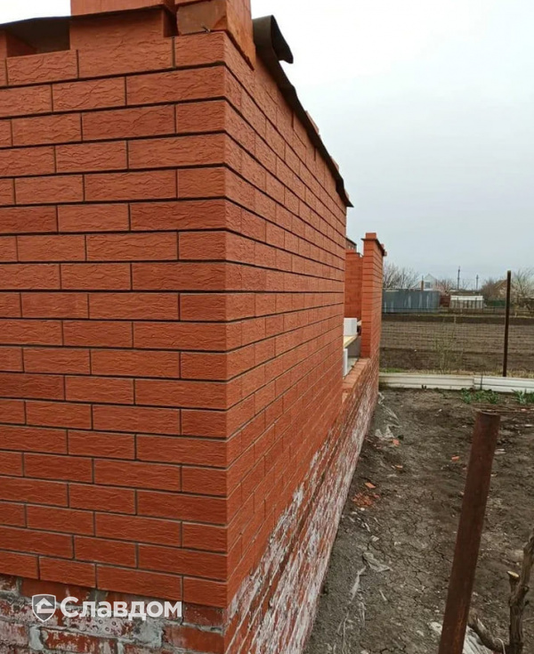 Строительство дома с применением кирпича Вышневолоцкая керамика Красный лава 1НФ