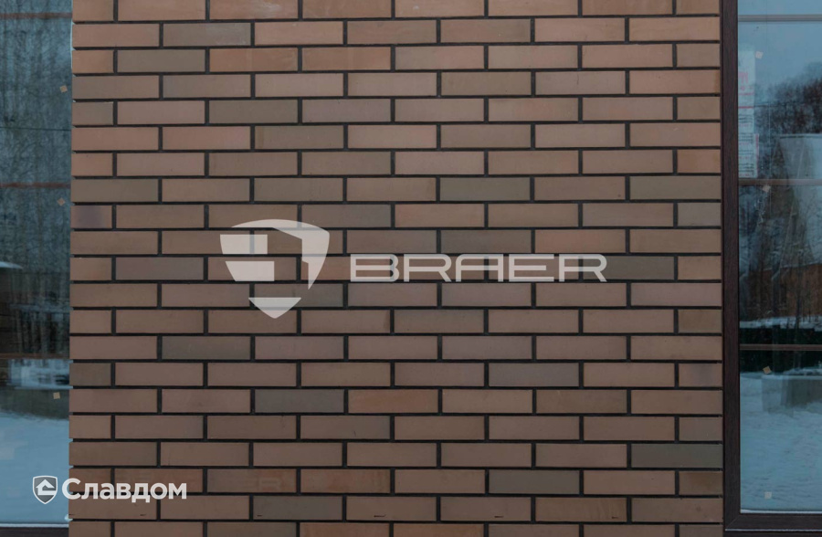 Частный дом в городе Волоколамск с облицовкой кирпичом BRAER
