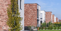 Таунхаус с облицовкой фасадной клинкерной плиткой King Klinker Old Castle HF05 brick stree
