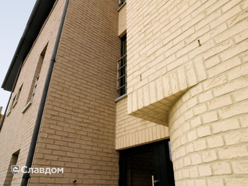 Таунхаус с облицовкой кирпичом Terca Branco