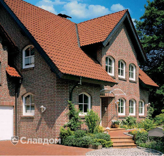 Двухэтажный частный дом с облицовкой кирпичом Roben Jever friesisch-bunt