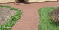 Территория частного дома с применением брусчатки Penter Baltic Klinker Pavers Nuance STT65