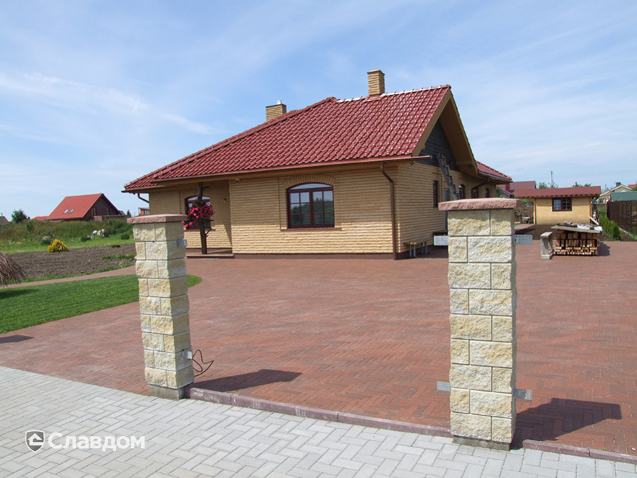 Территория частного дома с применением брусчатки Penter Baltic Klinker Pavers Nuance STT65