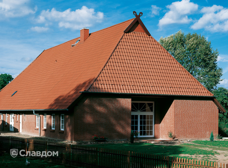 Одноэтажный дом с крышей из черепицы Creaton Futura Kupferrot engobiert