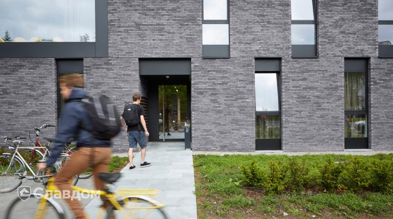Студенческое общежитие в Генте с облицовкой кирпичом Terca Iluzo Grijs-zwart
