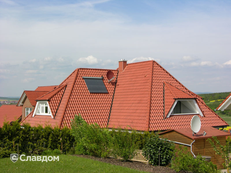 Компактный дом с керамический черепицей Jacobi Z5 натуральный красный
