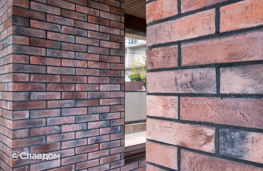 Частный дом c использованием облицовочного камня White Hills Терамо Брик 351-40