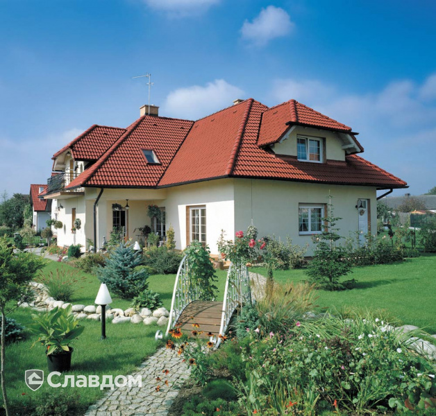 Частный дом с применением цементно-песчаной черепицы Braas Франкфурткая красного цвета