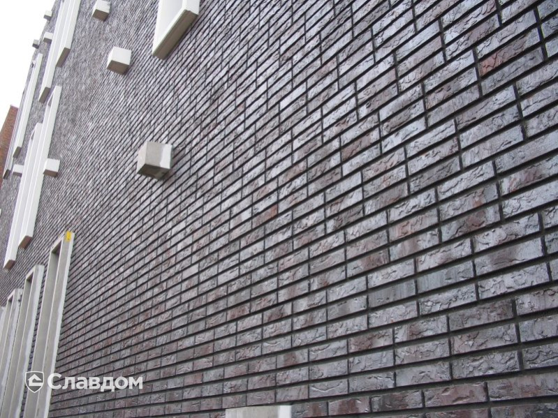 Арт-центр Kunstkwartier с облицовкой кирпичом Terca Cedarwood