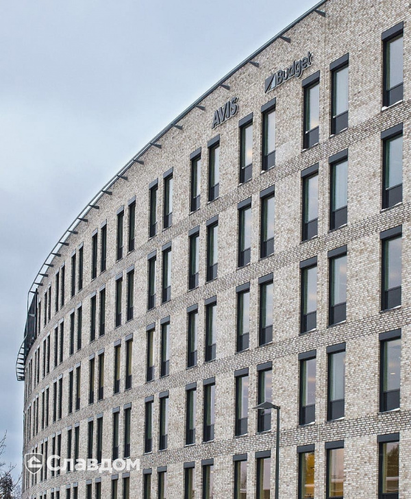 Офисное здание в Норвегии с облицовкой кирпичом Randers Tegl RT546 Unika