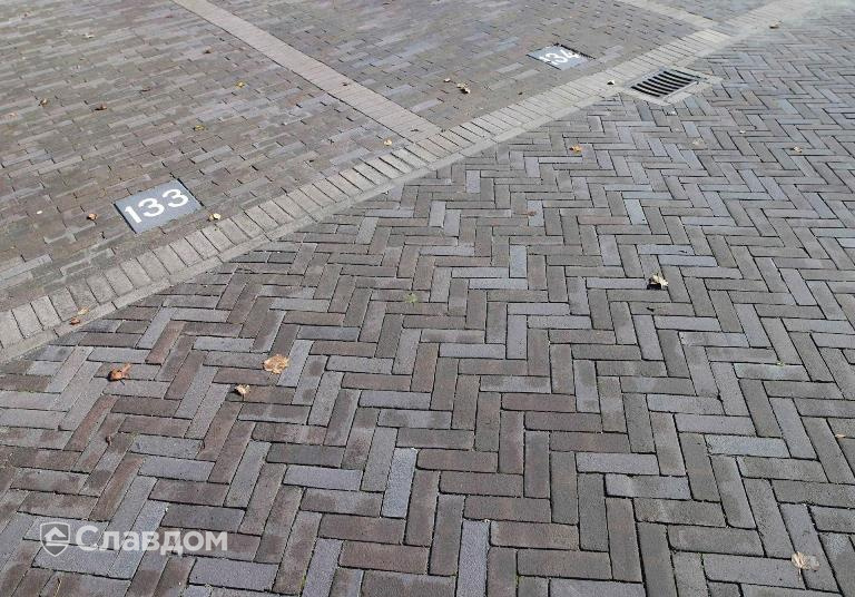 Улица в Хофддорпе с применением брусчатки Penter Basalt DF