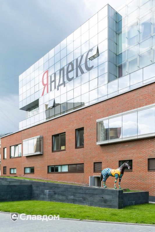 Офис Yandex с облицовкой фасадной плиткой Stroeher Keravette Chromatic 316 patrizien ofenbunt