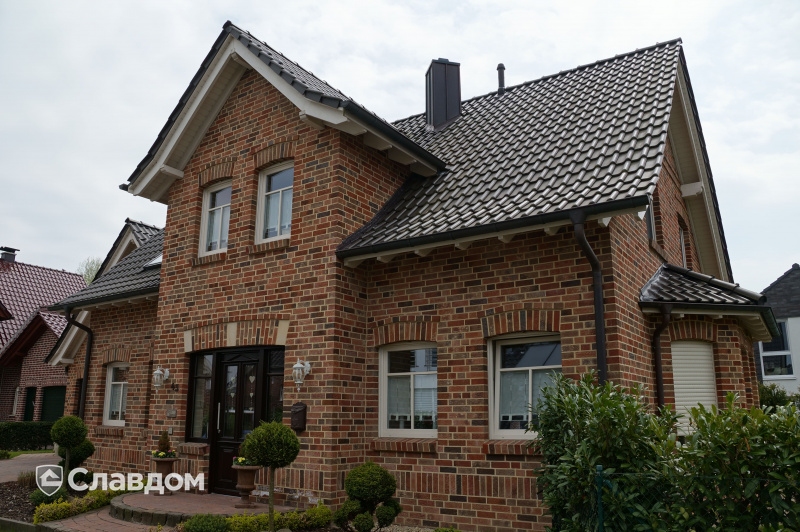 Загородный дом с облицовкой плиткой Westerwaelder Klinker MONTANA WK75 Gelderland