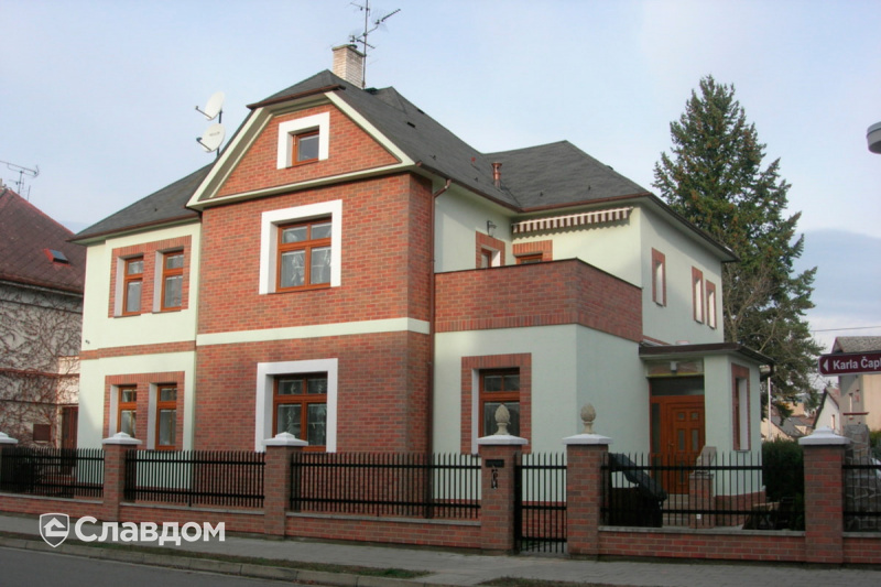 Трехэтажный частный дом с облицовкой фасадной плиткой Stroeher Keraprotect 417