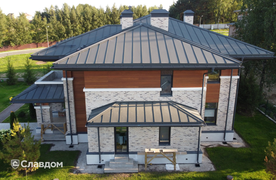 Дом в Тамбовской области с облицовкой кирпичом ENGELS HANDFORM Onega