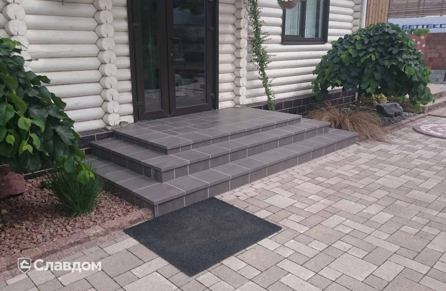 Частный дом со ступенями Stroeher Asar 640 maro