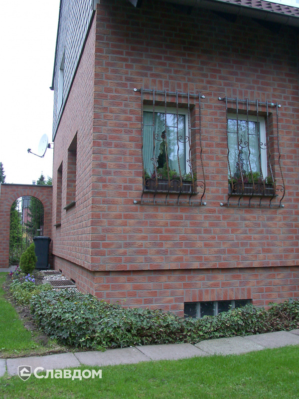 Облицовка частного дома с применением плитки Westerwaelder Klinker AROSA WK62 Herbstlaub