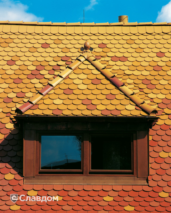 Декоративная крыша из черепицы Creaton Biber Klassik Rot Engobiert с декоративными элементами