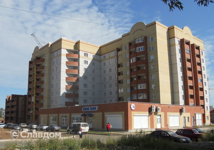 Многоэтажный жилой дом в г.Киров с облицовкой кирпичом КС-Керамик 1,4НФ Красный гладкий