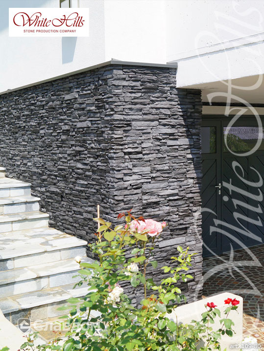 Фасад частного коттеджа с применением облицовочного камня White Hills Кросс Фелл 109-80