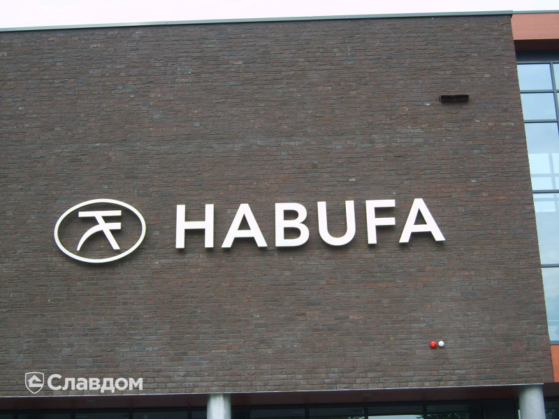 Офис компании Habufa с облицовкой кирпичом ENGELS HANDFORM Ametist 
