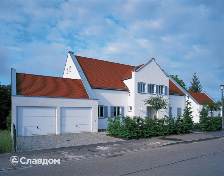 Дом с гаражом с крышей из черепицы Creaton Biber Klassik Rot Engobiert