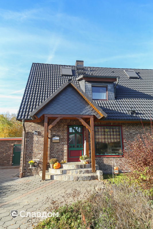 Загородный дом с облицовкой плиткой Westerwaelder Klinker MONTANA WK74 Walcheren