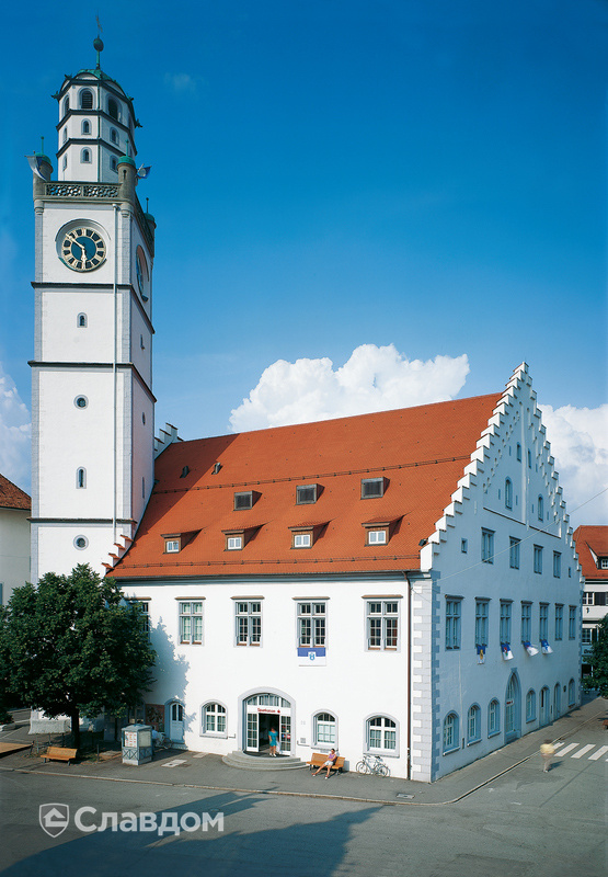 Башня с часами с крышей из черепицы Creaton Biber Klassik Naturrot