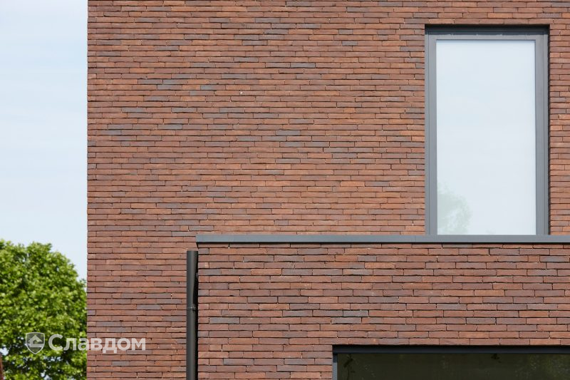 Жилой дом в Антверпене с облицовкой кирпичом Terca Iluzo Paars