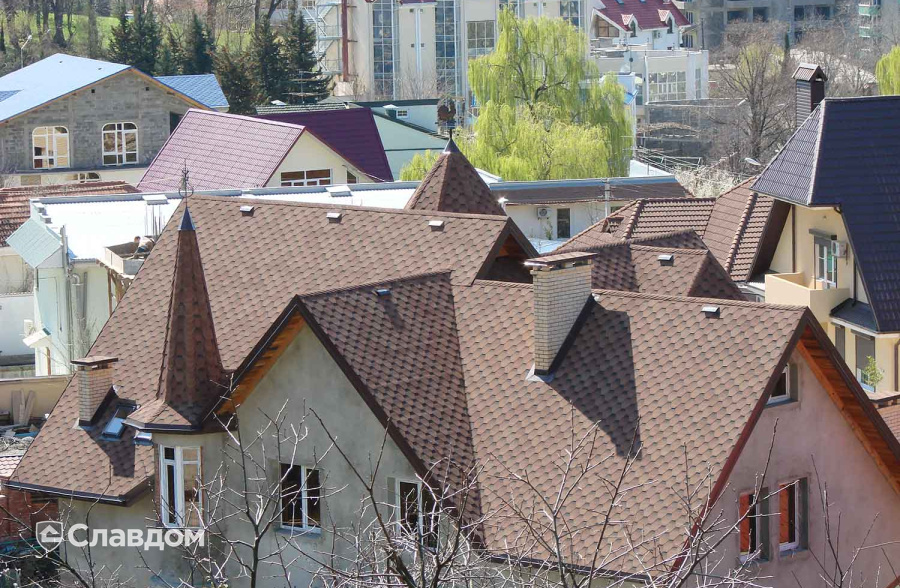 Жилой дом с применением мягкой кровли TEGOLA Нордик Терракота