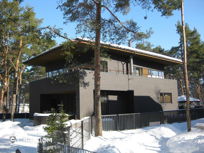 Частный дом в Таллине с облицовкой кирпичом Terca Nero гладкий